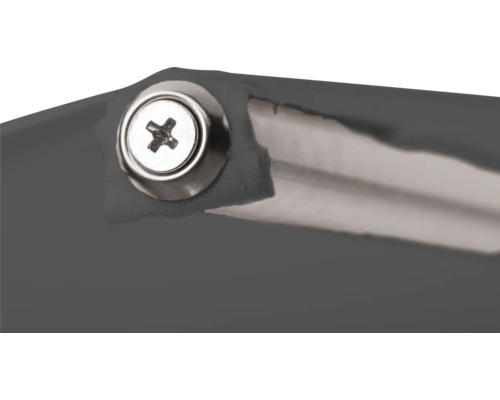 Detailansicht eines Möbelstücks mit Schraube