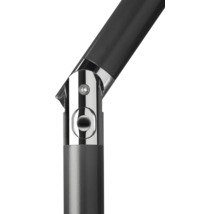 Detailansicht eines Sonnenschirmgelenks aus Metall