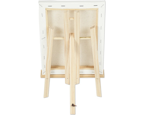 Rückseite einer Leinwand auf einer Holzstaffelei