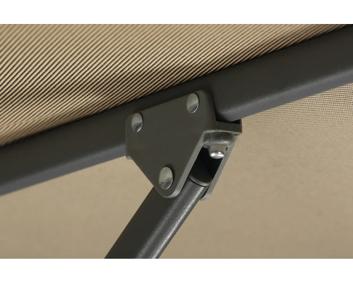 Detailansicht eines Sonnenschirms mit Gestell und Befestigungselementen