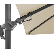 Detailansicht eines Sonnenschirms mit Kurbelmechanismus