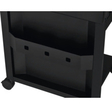 Detailansicht eines Grills mit Stauraum und Rollen