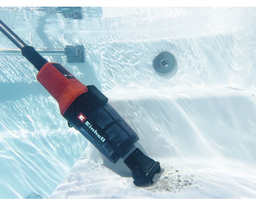 Einhell Logo. Unterwasser-Poolsauger im Einsatz zur Reinigung eines Pools.