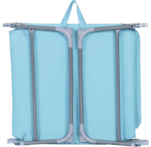 Zusammengefalteter Wäschekorb mit Tragetasche.