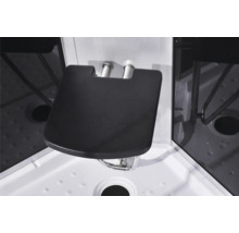 Duschsitz zur Wandmontage in einer Duschkabine.