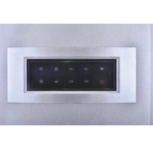 Bedienfeld mit Licht-, Ventilator-, Lautstärke-, Sendersuch- und Ein/Aus-Tasten