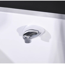 Detailansicht eines verchromten Waschtischablaufs