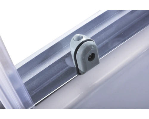 Detailaufnahme einer Duschkabinenbefestigung