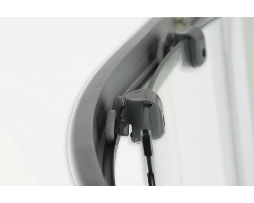 Detail einer Duschkabine mit Profil und Glas