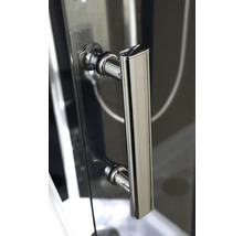 Griff aus Metall für eine Dusche