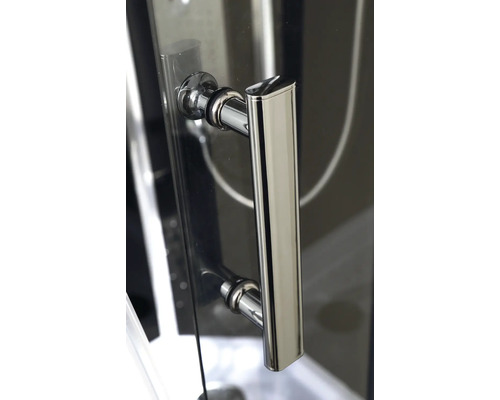 Griff aus Metall für eine Dusche