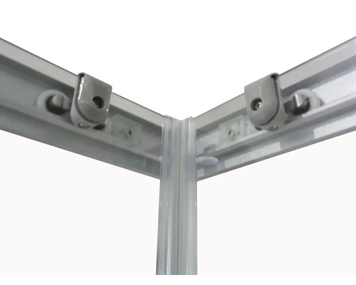 Detailansicht einer Duschkabine mit Schiebetürentechnik