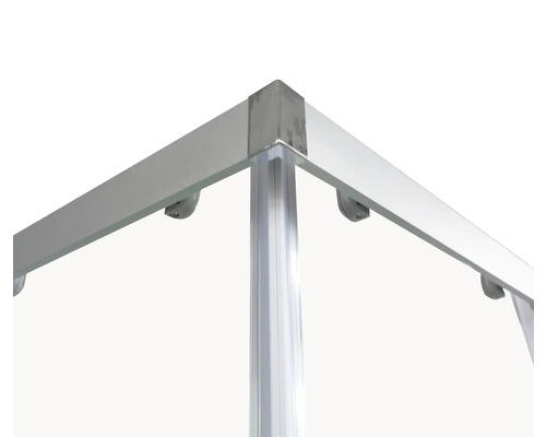 Eckdetail einer Duschkabine mit Aluminiumrahmen und transparentem Glas