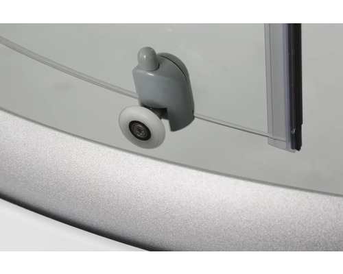 Detailansicht eines Duschkabinenrades