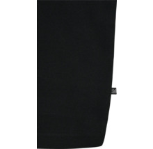 Detailansicht eines schwarzen Stoffes mit einem Etikett.