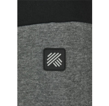 Detailansicht eines grauen Sweatshirts mit einem schwarzen, rechteckigen Logo