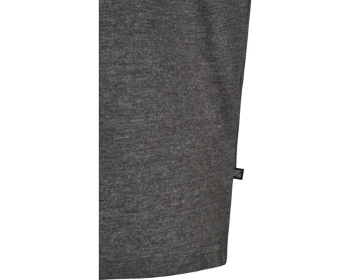 Detailansicht eines grauen T-Shirts