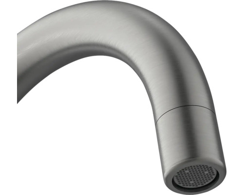 Nahaufnahme eines Wasserhahn-Auslaufs