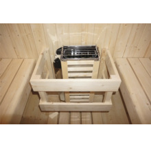 Saunaofen mit Holzverkleidung in einer Sauna