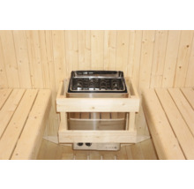 Saunaofen aus Edelstahl mit Holzverkleidung in einer Sauna