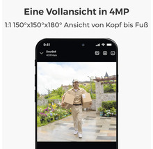 Smartphone-Display zeigt eine Person, die Pakete liefert, aufgenommen von einer Türklingelkamera.