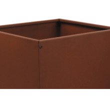 Quadratischer Pflanzkübel aus Metall