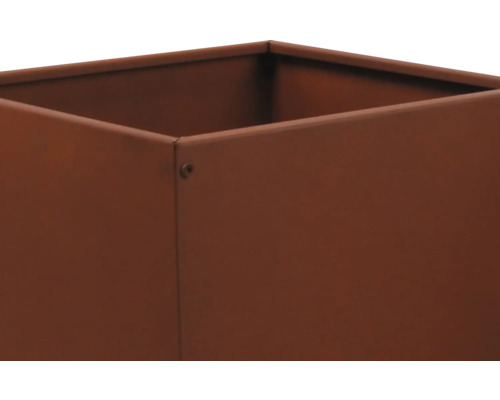 Quadratischer Pflanzkübel aus Metall
