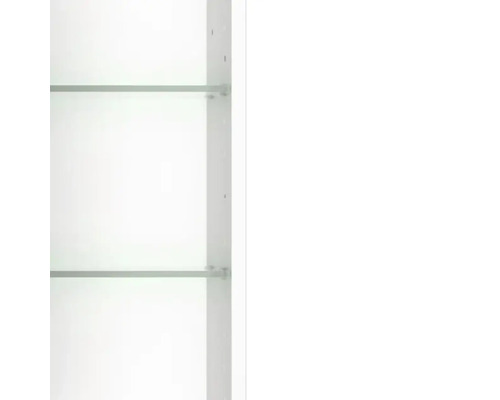 Detailansicht von Glaseinlegeböden in einem weißen Schrank mit höhenverstellbaren Halterungen.