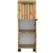 Hochschrank in Holzoptik mit Lamellendesign, zwei Innenfächern und schwarzen Standfüßen, Tür geöffnet.