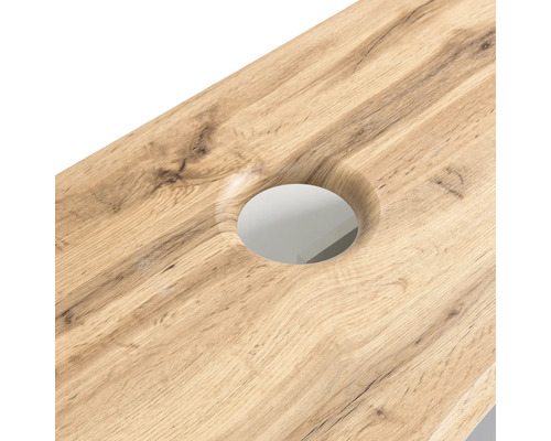Waschtischplatte in Holzoptik mit runder Ausschnittbohrung für Armaturen.