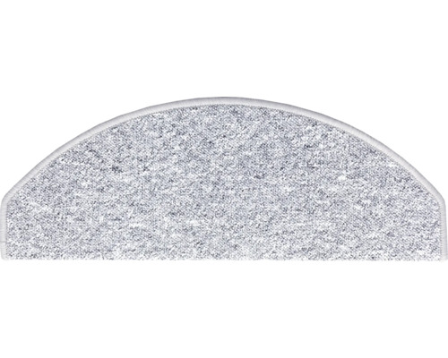 Halbrunde Treppenstufe aus Teppich