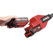 Einhell Logo. Akku-Hochentaster mit Akku im Detail.