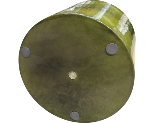 Unterseite eines Pflanzgefäßes mit Füßen