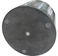 Zylinderförmiger Sockel mit runder Grundfläche und Füßen