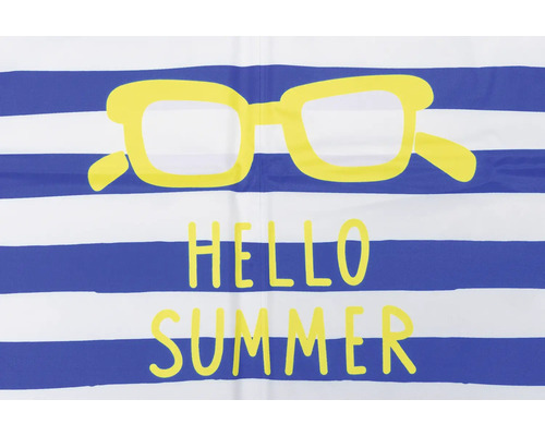 Strandtuch mit Streifenmuster, Sonnenbrille und dem Schriftzug Hallo Sommer
