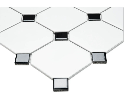Mosaikfliese mit achteckigen und quadratischen Elementen