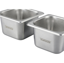 Zwei Edelstahlschalen der Marke Tenneker