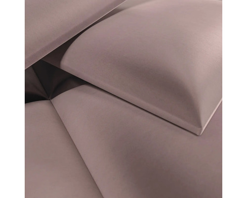 Gepolstertes Wandpaneel aus Samt mit weicher Oberfläche in quadratischer Form.