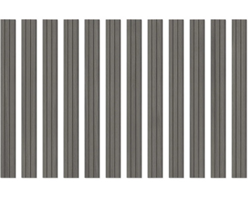 Wandverkleidung mit vertikalen Paneelen in Holzoptik.