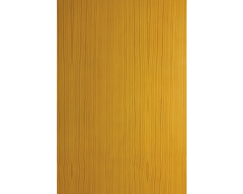 Gelbe Tapete mit einer vertikalen Struktur in Holzoptik.