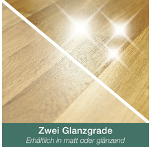 Vergleich von zwei Glanzgraden auf einem Holzboden mit mattem und glänzendem Finish.