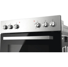 Bedienfeld eines Einbaubackofens aus Edelstahl mit sechs Drehknebeln und einem stabilen Griff.