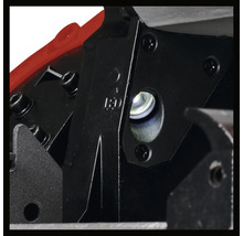 Detailansicht einer integrierten LED-Arbeitsleuchte an einem Werkzeug mit sichtbaren Gehäuseschrauben.