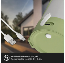 Nahaufnahme einer Leuchte mit USB C Anschluss und einem weißen Ladekabel mit einer Länge von null Komma fünf Metern.