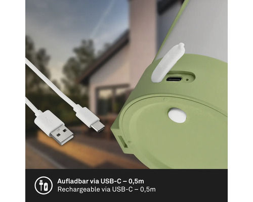 Nahaufnahme einer Leuchte mit USB C Anschluss und einem weißen Ladekabel mit einer Länge von null Komma fünf Metern.