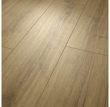 Laminatboden mit Holzstruktur und sichtbarer Maserung im Dielendesign