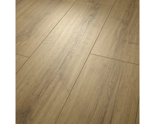 Laminatboden mit Holzstruktur und sichtbarer Maserung im Dielendesign