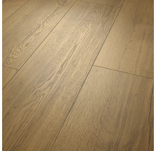 Laminatboden in Eichen-Optik mit natürlicher Maserung.