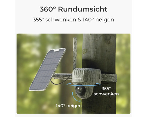 Überwachungskamera im Tarn-Design mit Solarpanel an einem Baum, 355 Grad schwenkbar und 140 Grad neigbar für eine 360 Grad Rundumsicht.