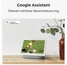Google Nest Hub Smart Display kompatibel mit Google Assistant für nahtlose Sprachsteuerung auf einem Regal.